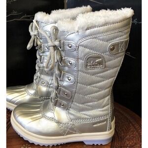 Sorel Disney Frozen Silver Women's Snow Boots, Sz 9. Outdoor . Stylish. Winter